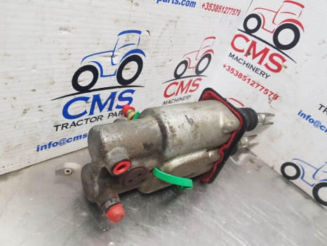 New Holland T7040, T7.260 Brake Master Cylinder 87315873, 87754484, 47777898 - Brake cylinder for Agricultural machinery: picture 5 New Holland T7040, T7.260 Brake Master Cylinder 87315873, 87754484, 47777898 - Brake cylinder for Agricultural machinery: picture 5