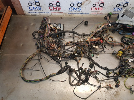 New Holland T7040, T7000, T6000, Wiring Loom Complete 84194383, 87740784 - Cables/ Wire harness: picture 3 New Holland T7040, T7000, T6000, Wiring Loom Complete 84194383, 87740784 - Cables/ Wire harness: picture 3