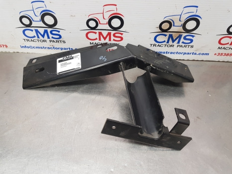 New Holland Tm, Ts, Tl, 60, 40 Series, Mudguard Extension Support Rhs 82029985 - Fender: picture 1 New Holland Tm, Ts, Tl, 60, 40 Series, Mudguard Extension Support Rhs 82029985 - Fender: picture 1
