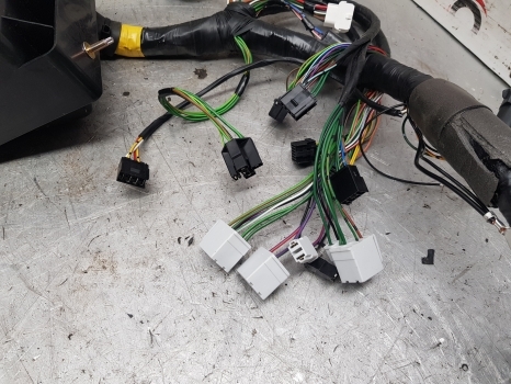 New Holland Tm115, Tm125, Tm135 Hi Lo Cab Wiring Loom Assy 82015224, 82020899 - Cables/ Wire harness for Farm tractor: picture 5 New Holland Tm115, Tm125, Tm135 Hi Lo Cab Wiring Loom Assy 82015224, 82020899 - Cables/ Wire harness for Farm tractor: picture 5