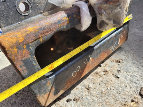 New Holland Tn60 Da, T4040 Deluxe Front Weight Carrier 5183899, 47123848 - Counterweight: picture 5 New Holland Tn60 Da, T4040 Deluxe Front Weight Carrier 5183899, 47123848 - Counterweight: picture 5