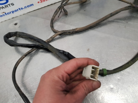 New Holland Tn60da, Tnsa, T4, Deluxe Front Lights Wiring Loom 47126150 - Cables/ Wire harness: picture 3 New Holland Tn60da, Tnsa, T4, Deluxe Front Lights Wiring Loom 47126150 - Cables/ Wire harness: picture 3