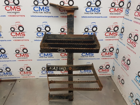 New Holland Ts, 40 Series, 6640, 7840 Foot Step Lhs 82007896, 81872888, 82840363 - Footstep for Agricultural machinery: picture 1 New Holland Ts, 40 Series, 6640, 7840 Foot Step Lhs 82007896, 81872888, 82840363 - Footstep for Agricultural machinery: picture 1