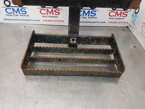 New Holland Ts, 40 Series, 6640, 7840 Foot Step Lhs 82007896, 81872888, 82840363 - Footstep for Agricultural machinery: picture 5 New Holland Ts, 40 Series, 6640, 7840 Foot Step Lhs 82007896, 81872888, 82840363 - Footstep for Agricultural machinery: picture 5