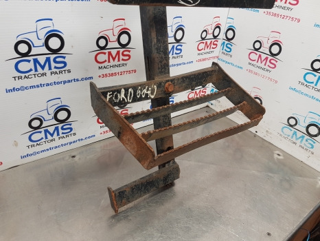 New Holland Ts, 40 Series, 6640, 7840 Foot Step Lhs 82007896, 81872888, 82840363 - Footstep for Agricultural machinery: picture 5 New Holland Ts, 40 Series, 6640, 7840 Foot Step Lhs 82007896, 81872888, 82840363 - Footstep for Agricultural machinery: picture 5