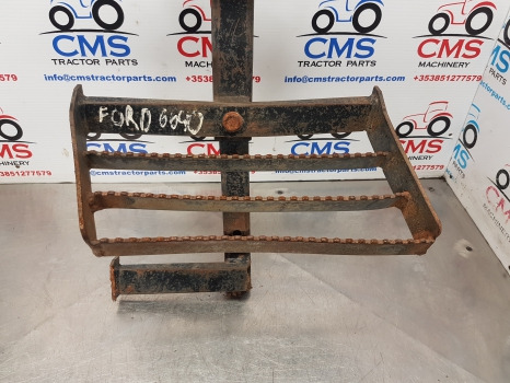 New Holland Ts, 40 Series, 6640, 7840 Foot Step Lhs 82007896, 81872888, 82840363 - Footstep for Agricultural machinery: picture 3 New Holland Ts, 40 Series, 6640, 7840 Foot Step Lhs 82007896, 81872888, 82840363 - Footstep for Agricultural machinery: picture 3