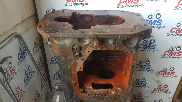 New Holland Ts Series Transmission Gearbox Housing 82006985, 82012331. - Rear axle: picture 3 New Holland Ts Series Transmission Gearbox Housing 82006985, 82012331. - Rear axle: picture 3