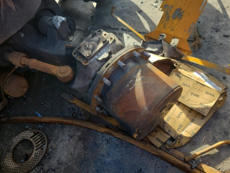 Valtra S374 Front Axle Hub Rhs Complete 770/624 7700609201, 7700610501 - Front axle: picture 2 Valtra S374 Front Axle Hub Rhs Complete 770/624 7700609201, 7700610501 - Front axle: picture 2
