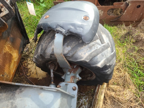 Wacker Neuson Th412 Front Rear Axle Mudguard Bracket Kit - Fender: picture 2 Wacker Neuson Th412 Front Rear Axle Mudguard Bracket Kit - Fender: picture 2