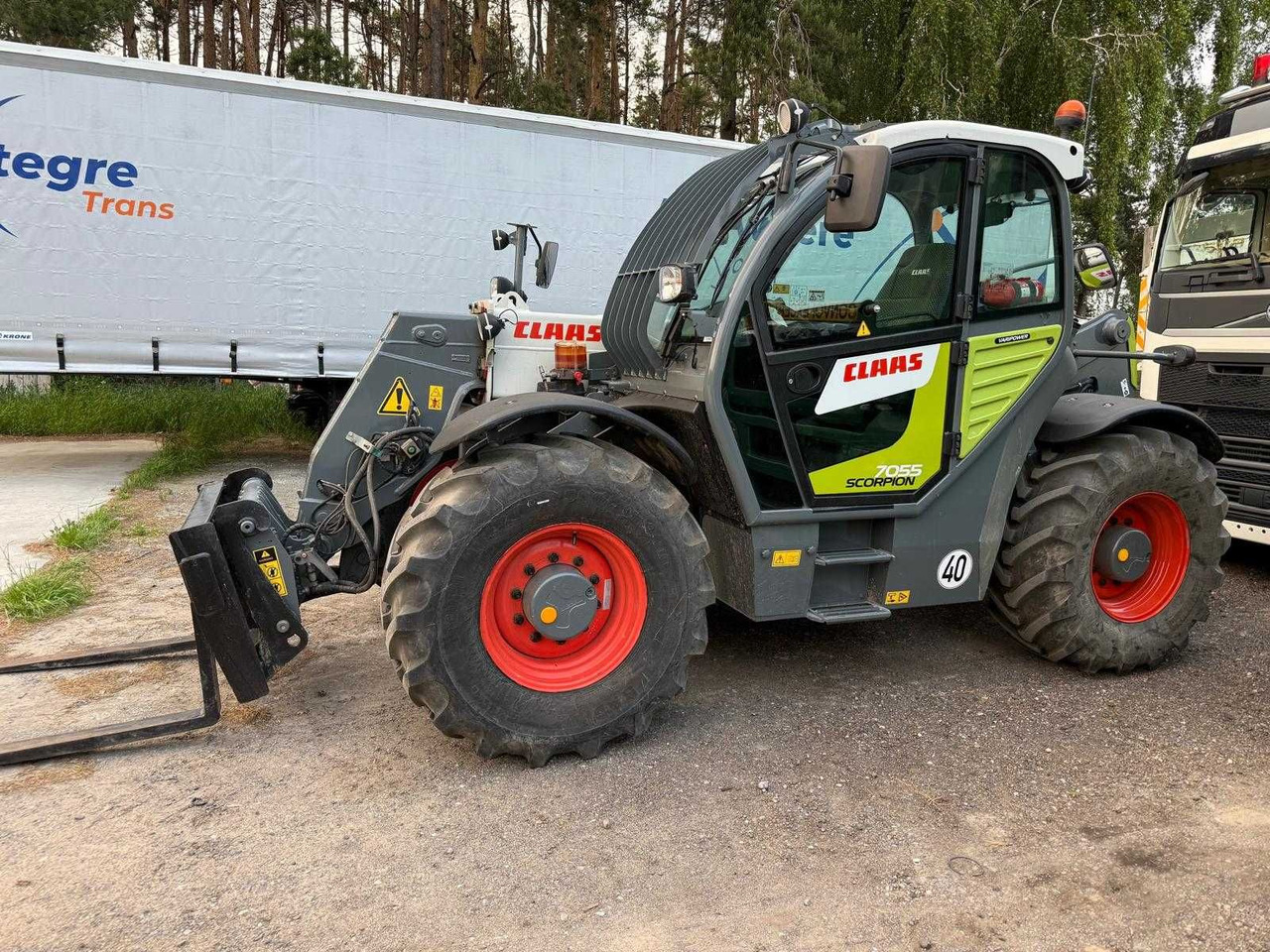 CLAAS SCORPION 7055 Varipower, Klima, Zaczep hydr,Centr smar,z Francji - Telescopic handler: picture 1 CLAAS SCORPION 7055 Varipower, Klima, Zaczep hydr,Centr smar,z Francji - Telescopic handler: picture 1
