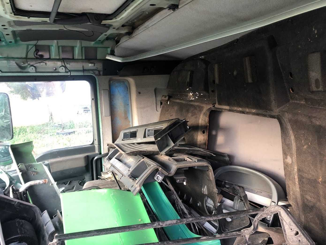 Kabina niska do MAN TGA , 2007 r - Cab for Truck: picture 4 Kabina niska do MAN TGA , 2007 r - Cab for Truck: picture 4