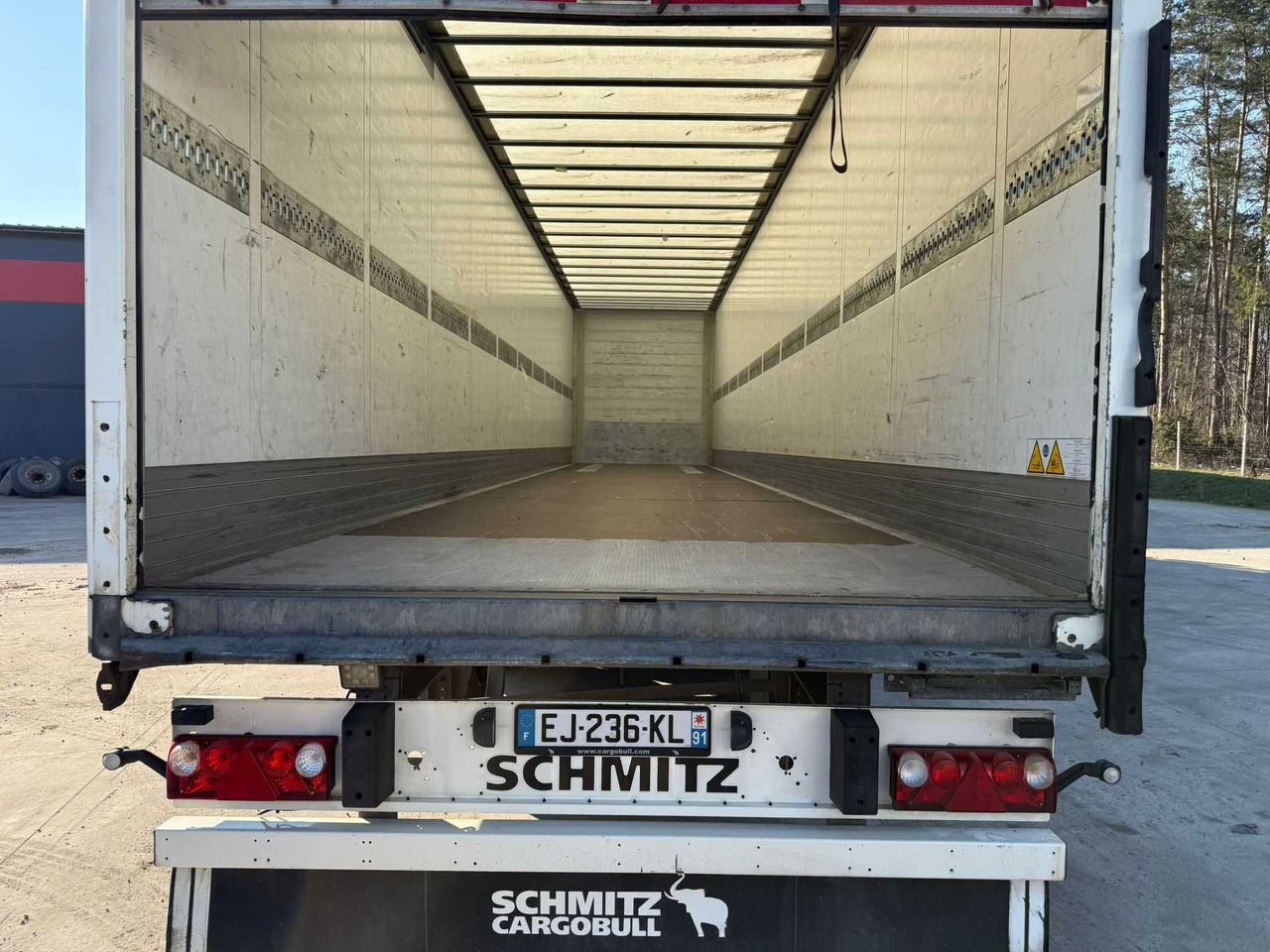 Schmitz Izoterma Kontener Box, 2017r, roleta , 481083 km , z Francji - Isothermal semi-trailer: picture 2 Schmitz Izoterma Kontener Box, 2017r, roleta , 481083 km , z Francji - Isothermal semi-trailer: picture 2