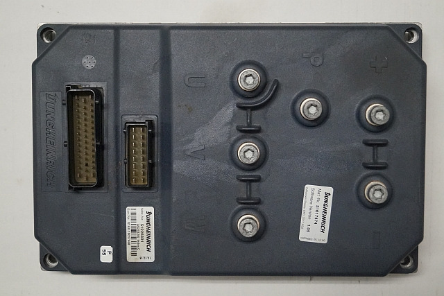 Jungheinrich 51226801 | Rij/hef/stuur regeling drive/lift/steering controller A - ECU for Material handling equipment: picture 1 Jungheinrich 51226801 | Rij/hef/stuur regeling drive/lift/steering controller A - ECU for Material handling equipment: picture 1