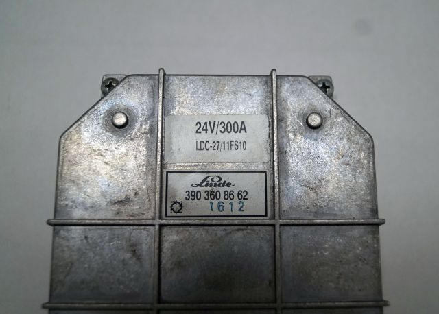Linde 3903608662 | Rij regeling Drive controller 24V/300A LDC-2711fs10 version 1 - ECU for Material handling equipment: picture 2 Linde 3903608662 | Rij regeling Drive controller 24V/300A LDC-2711fs10 version 1 - ECU for Material handling equipment: picture 2