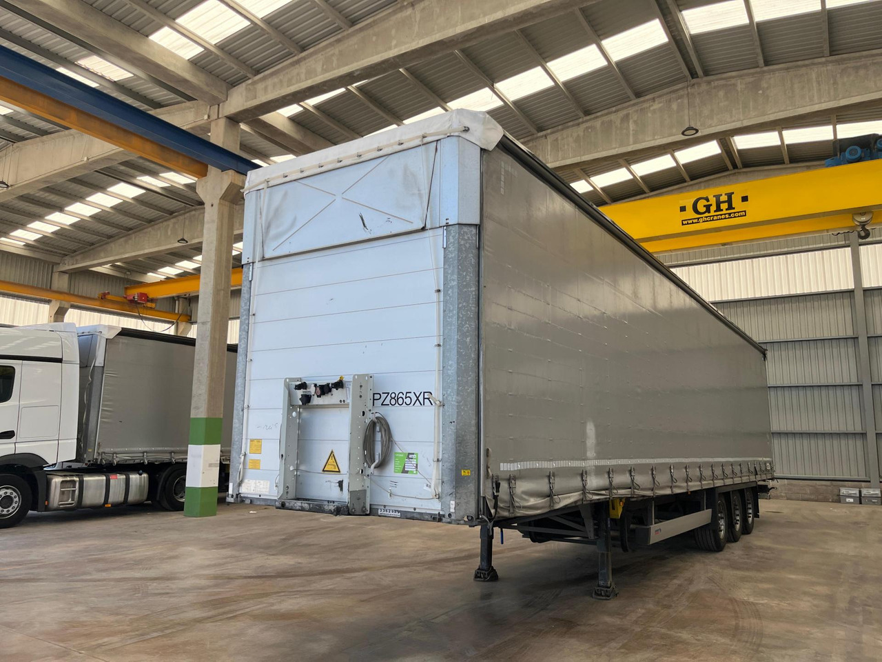 Schmitz Cargobull SCS24/L Varios - Curtainsider semi-trailer: picture 2 Schmitz Cargobull SCS24/L Varios - Curtainsider semi-trailer: picture 2
