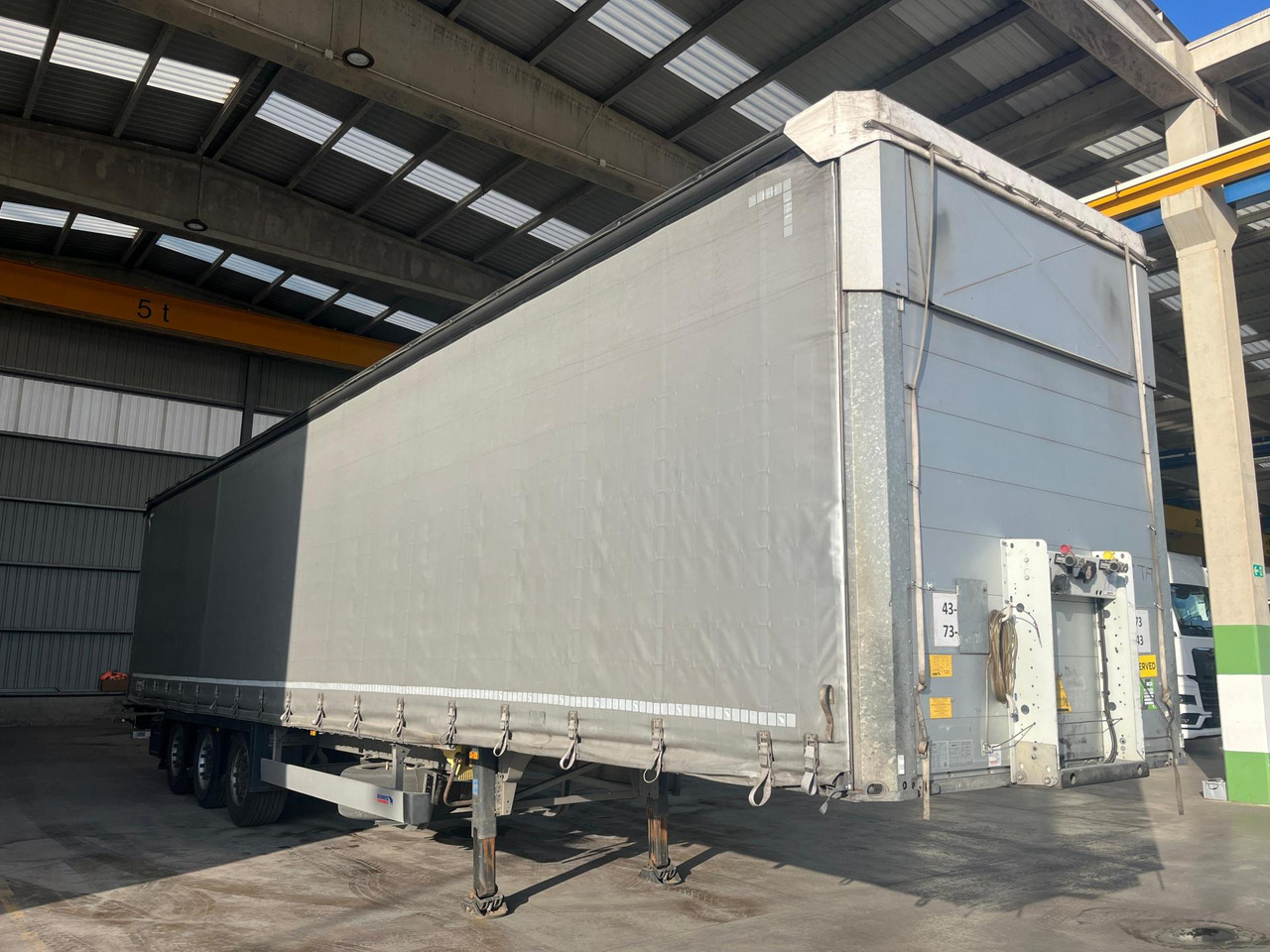 Schmitz Cargobull SCS24/L Varios - Curtainsider semi-trailer: picture 2 Schmitz Cargobull SCS24/L Varios - Curtainsider semi-trailer: picture 2
