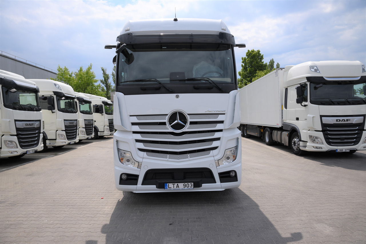 Mercedes-Benz Actros 5 1845 BigSpace - Tractor unit: picture 3 Mercedes-Benz Actros 5 1845 BigSpace - Tractor unit: picture 3