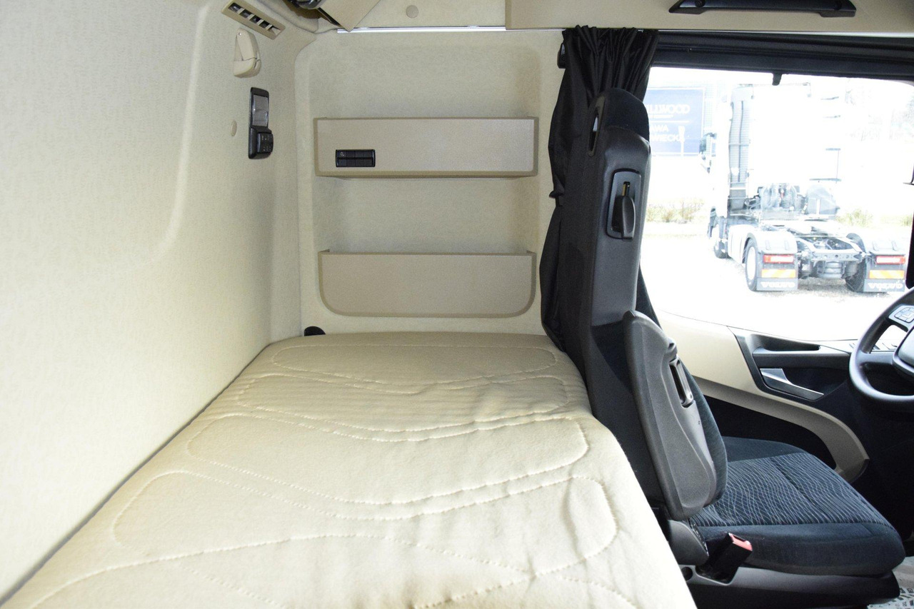 Tractor unit Mercedes-Benz Actros 5 1845 BigSpace: picture 12 Tractor unit Mercedes-Benz Actros 5 1845 BigSpace: picture 12