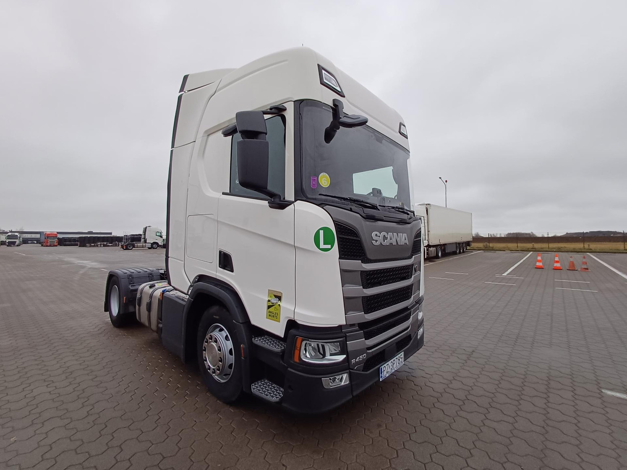 Scania R450 CR20H Retarder ACC - Tractor unit: picture 2 Scania R450 CR20H Retarder ACC - Tractor unit: picture 2