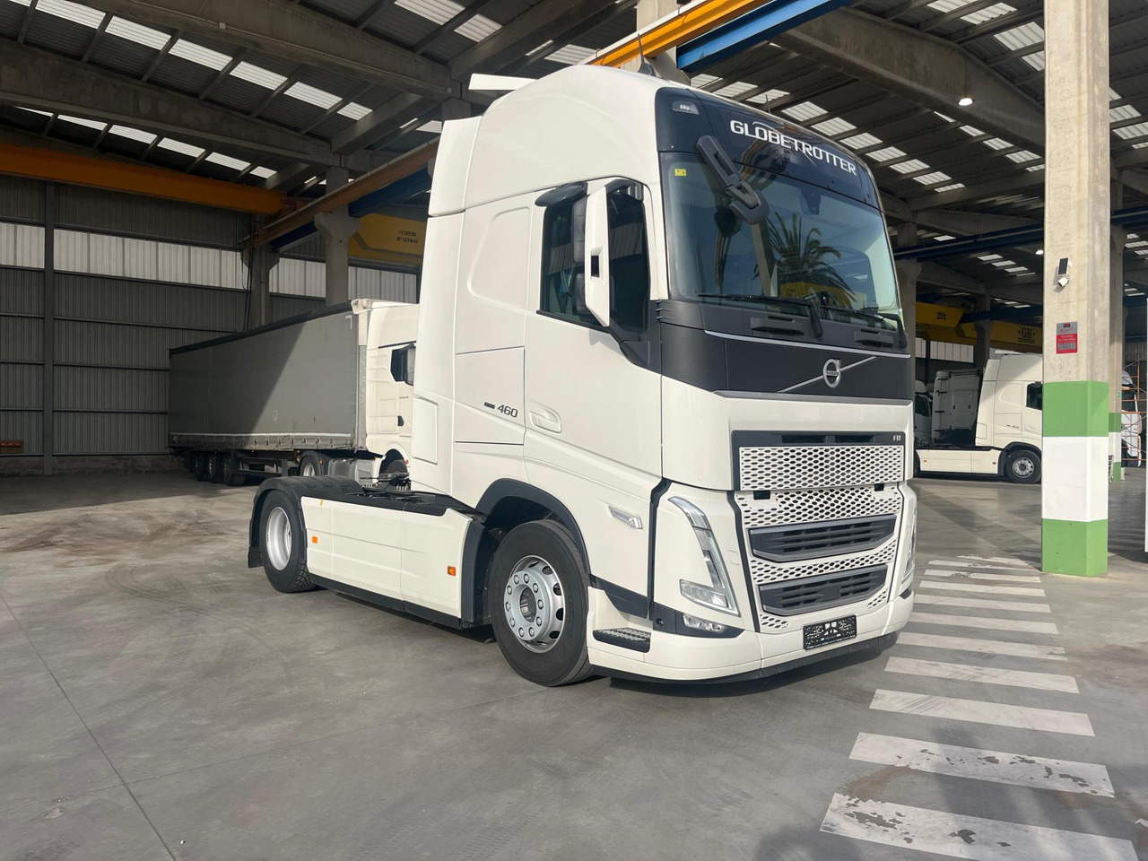 Volvo FH 460 Globetrotter XL i-Save I-ParkCool - Tractor unit: picture 2 Volvo FH 460 Globetrotter XL i-Save I-ParkCool - Tractor unit: picture 2