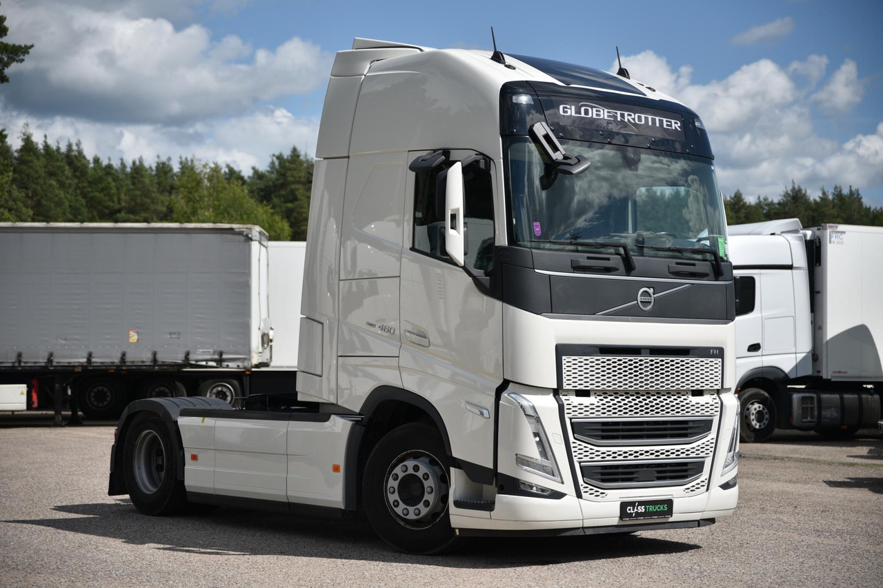 Volvo FH 460 Globetrotter XL i-Save Side Skirts - Tractor unit: picture 3 Volvo FH 460 Globetrotter XL i-Save Side Skirts - Tractor unit: picture 3