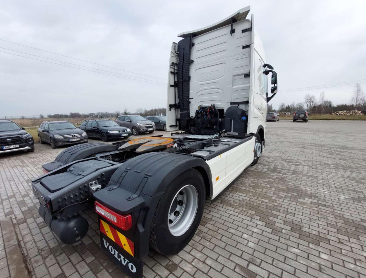 Volvo FH 460 Globetrotter XL i-Save - Tractor unit: picture 4 Volvo FH 460 Globetrotter XL i-Save - Tractor unit: picture 4