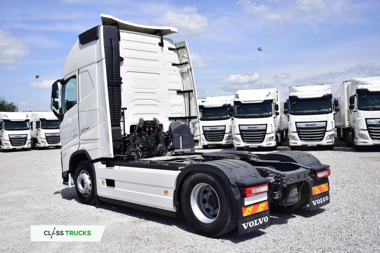 Volvo FH 500 Globetrotter XL Side Skirts - Tractor unit: picture 4 Volvo FH 500 Globetrotter XL Side Skirts - Tractor unit: picture 4