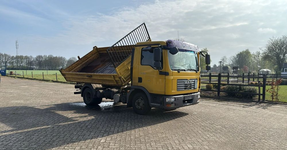 MAN TGL 8.210 * 2007 * 3-stronny KIPER * NOWE OPONY * MANUAL * RESOR * 3 MIEJSCA - Tipper: picture 1 MAN TGL 8.210 * 2007 * 3-stronny KIPER * NOWE OPONY * MANUAL * RESOR * 3 MIEJSCA - Tipper: picture 1