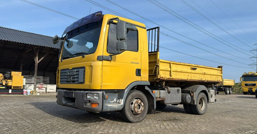 MAN TGL 8.210 * 2007 * 3-stronny KIPER * NOWE OPONY * MANUAL * RESOR * 3 MIEJSCA - Tipper: picture 3 MAN TGL 8.210 * 2007 * 3-stronny KIPER * NOWE OPONY * MANUAL * RESOR * 3 MIEJSCA - Tipper: picture 3