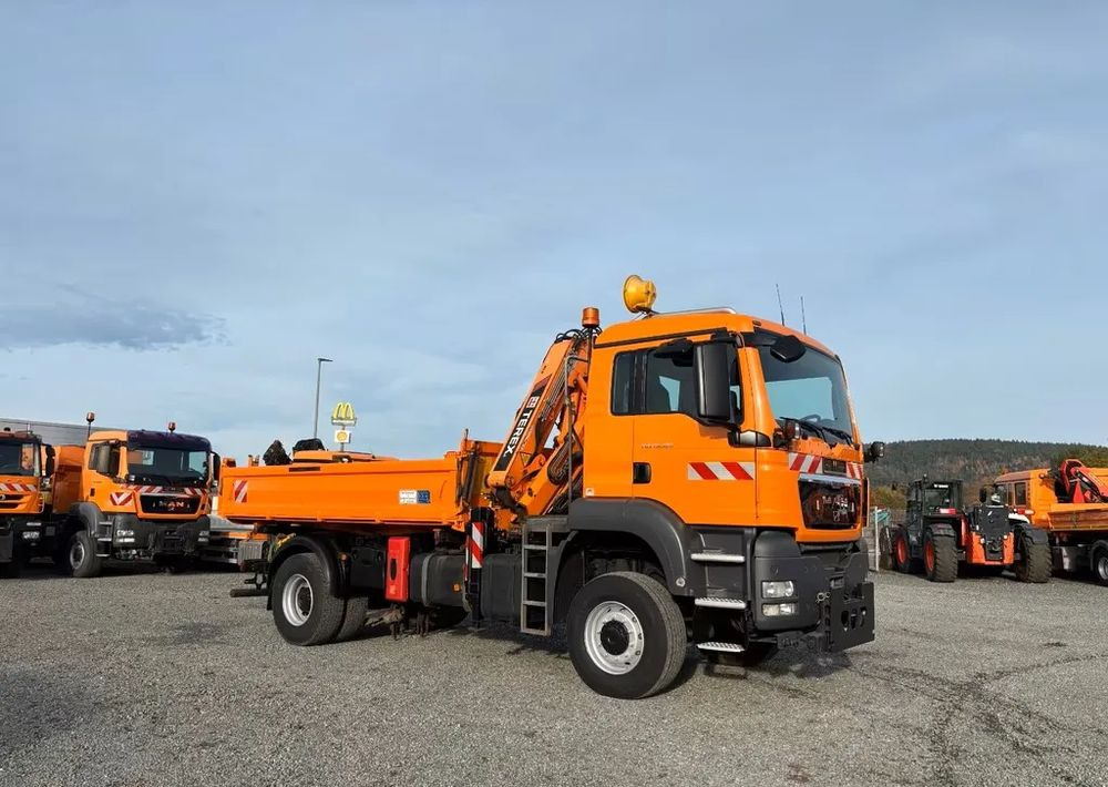 MAN TGS 18.320/ 4x4 / Euro4 /Wywrotka trójstronna Meiller +Kran Atlas TLC 82.2 +sterowanie radiowe – Przystosowany do pracy zimą — odśnieżanie, posypywanie, pług - Tipper: picture 4 MAN TGS 18.320/ 4x4 / Euro4 /Wywrotka trójstronna Meiller +Kran Atlas TLC 82.2 +sterowanie radiowe – Przystosowany do pracy zimą — odśnieżanie, posypywanie, pług - Tipper: picture 4