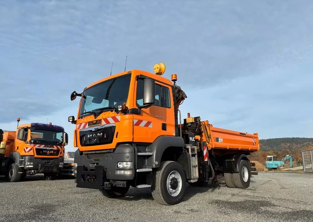 MAN TGS 18.320/ 4x4 / Euro4 /Wywrotka trójstronna Meiller +Kran Atlas TLC 82.2 +sterowanie radiowe – Przystosowany do pracy zimą — odśnieżanie, posypywanie, pług - Tipper: picture 5 MAN TGS 18.320/ 4x4 / Euro4 /Wywrotka trójstronna Meiller +Kran Atlas TLC 82.2 +sterowanie radiowe – Przystosowany do pracy zimą — odśnieżanie, posypywanie, pług - Tipper: picture 5