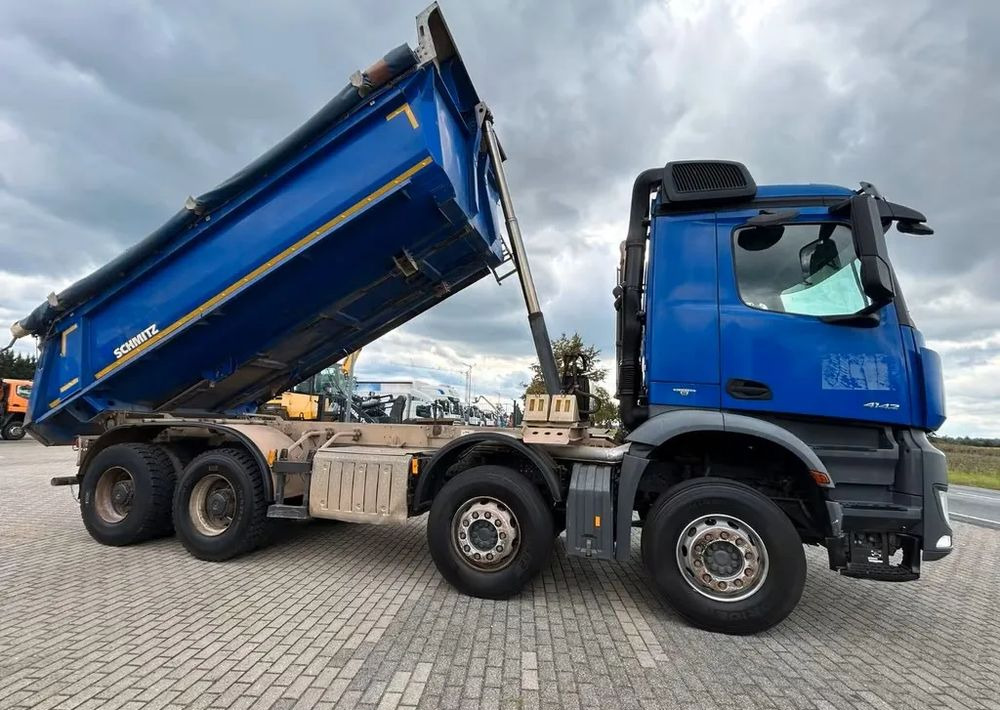 Mercedes-Benz Arocs 4142 | Wywrotka Schmitz | 8x4 | Euro 6 | Klima | Retarder | 242 598 km - Tipper: picture 3 Mercedes-Benz Arocs 4142 | Wywrotka Schmitz | 8x4 | Euro 6 | Klima | Retarder | 242 598 km - Tipper: picture 3