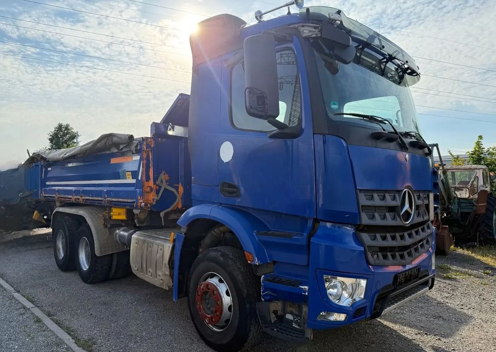 Mercedes-Benz Arocs • Trójstronna wywrotka •6x4 •449 KM• Euro6 • Tempomat • Klimatyzacja• Retarder - Tipper: picture 3 Mercedes-Benz Arocs • Trójstronna wywrotka •6x4 •449 KM• Euro6 • Tempomat • Klimatyzacja• Retarder - Tipper: picture 3