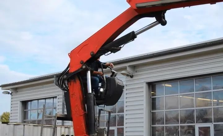 Leasing of Volvo FH500 6x2 | Platforma z HDS Fassi F215A7 - Sterowanie radiowe | Euro 6 | Automatyczna skrzynia | 390 000 km Volvo FH500 6x2 | Platforma z HDS Fassi F215A7 - Sterowanie radiowe | Euro 6 | Automatyczna skrzynia | 390 000 km: picture 7 Leasing of Volvo FH500 6x2 | Platforma z HDS Fassi F215A7 - Sterowanie radiowe | Euro 6 | Automatyczna skrzynia | 390 000 km Volvo FH500 6x2 | Platforma z HDS Fassi F215A7 - Sterowanie radiowe | Euro 6 | Automatyczna skrzynia | 390 000 km: picture 7