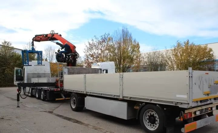 Leasing of Volvo FH500 6x2 | Platforma z HDS Fassi F215A7 - Sterowanie radiowe | Euro 6 | Automatyczna skrzynia | 390 000 km Volvo FH500 6x2 | Platforma z HDS Fassi F215A7 - Sterowanie radiowe | Euro 6 | Automatyczna skrzynia | 390 000 km: picture 11 Leasing of Volvo FH500 6x2 | Platforma z HDS Fassi F215A7 - Sterowanie radiowe | Euro 6 | Automatyczna skrzynia | 390 000 km Volvo FH500 6x2 | Platforma z HDS Fassi F215A7 - Sterowanie radiowe | Euro 6 | Automatyczna skrzynia | 390 000 km: picture 11