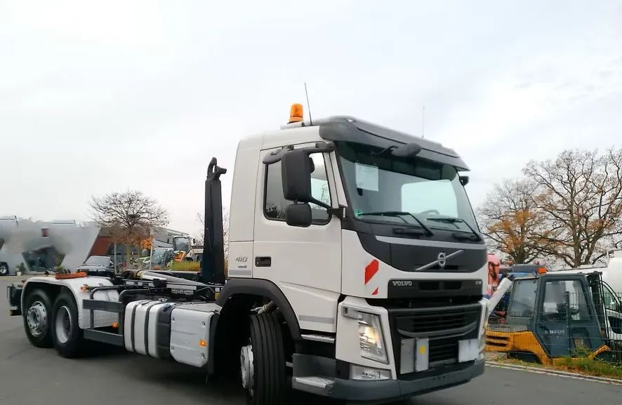 Volvo FM 410 • 6x2 • Meiller z systemem HDS (roll-off) • Euro 6 • Przebieg 251235 km • - Hook lift truck: picture 4 Volvo FM 410 • 6x2 • Meiller z systemem HDS (roll-off) • Euro 6 • Przebieg 251235 km • - Hook lift truck: picture 4
