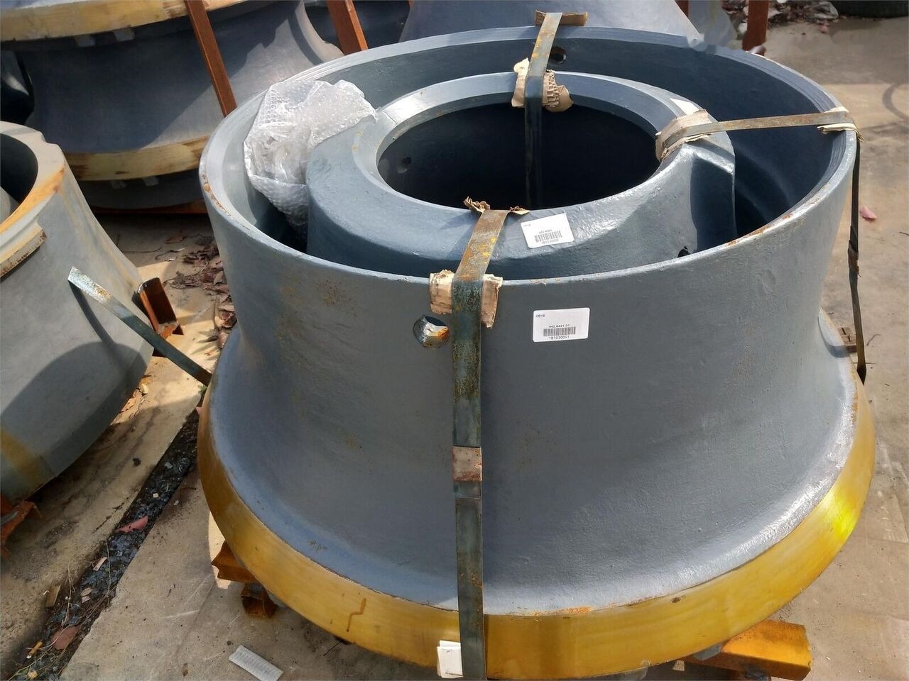 BOWL/CONCAVE/MANTLE/SPARE PARTS KINGLINK for Sandvik crushing plant - Spare parts: picture 4 BOWL/CONCAVE/MANTLE/SPARE PARTS KINGLINK for Sandvik crushing plant - Spare parts: picture 4