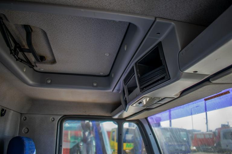 Cab for Truck MAN L2000: picture 8 Cab for Truck MAN L2000: picture 8