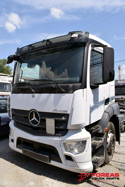 MERCEDES ANTOS 1840 - Cab: picture 3 MERCEDES ANTOS 1840 - Cab: picture 3