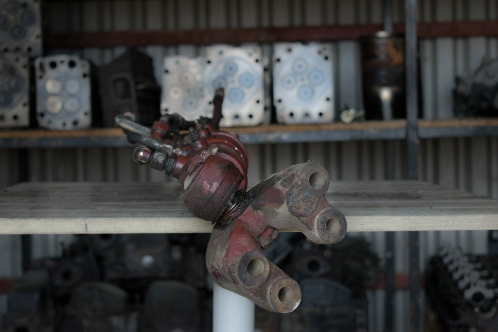 MERCEDES-BENZ SK HYDRAULIC STEERING BOTTLE - Hydraulic cylinder for Truck: picture 2 MERCEDES-BENZ SK HYDRAULIC STEERING BOTTLE - Hydraulic cylinder for Truck: picture 2