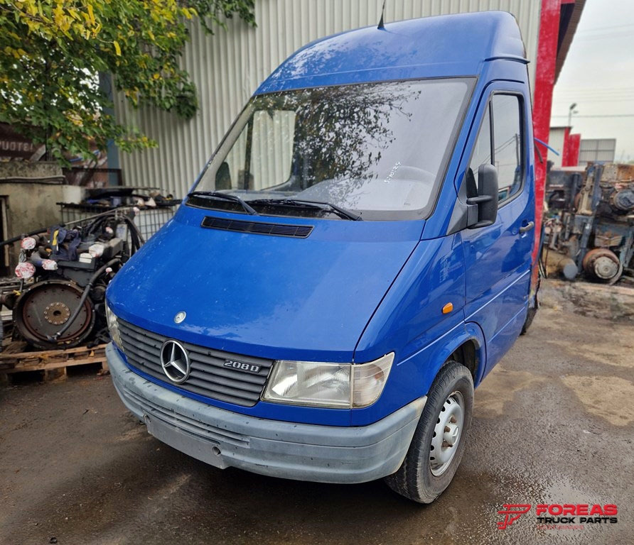 MERCEDES SPRINTER OM601 - Cab for Van: picture 1 MERCEDES SPRINTER OM601 - Cab for Van: picture 1