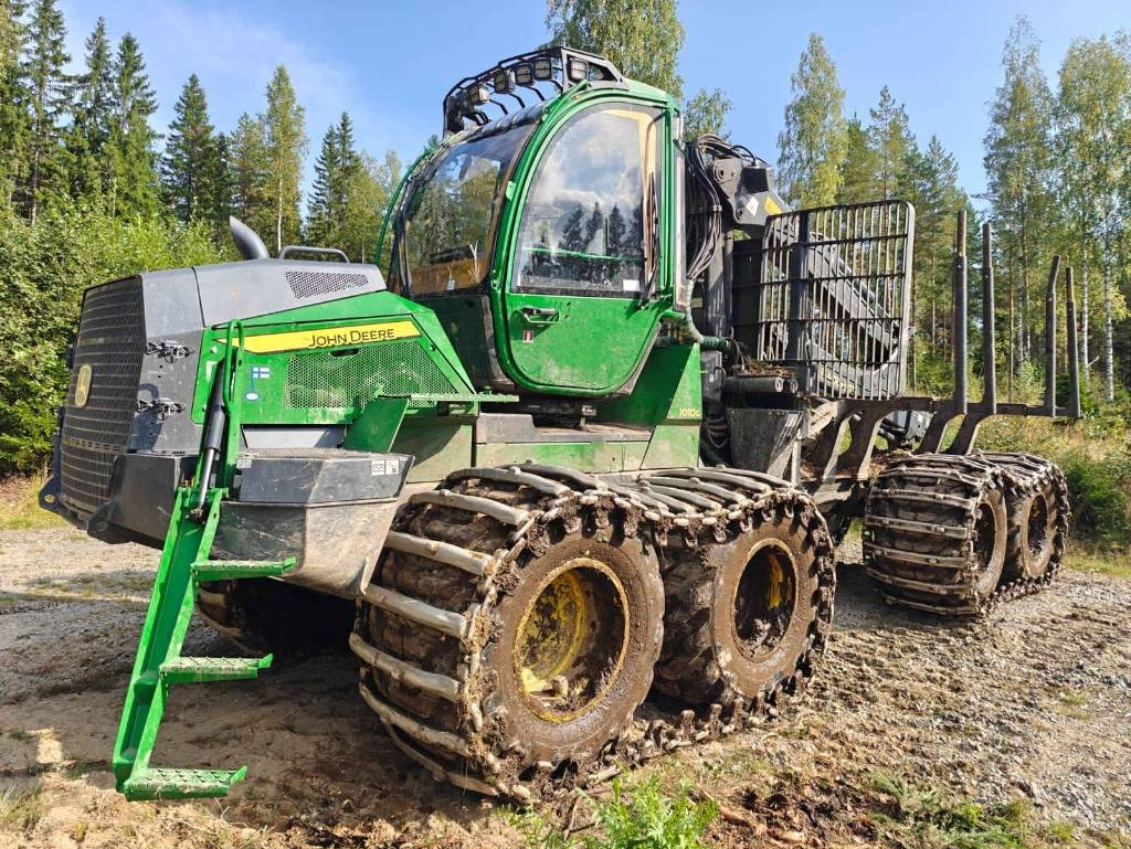 Forwarder John Deere 1010 G: picture 1