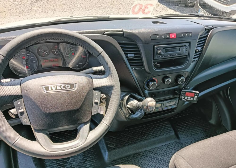 Iveco 35C13, 35C12, 35C14, 35C15 - Refrigerated van: picture 5 Iveco 35C13, 35C12, 35C14, 35C15 - Refrigerated van: picture 5