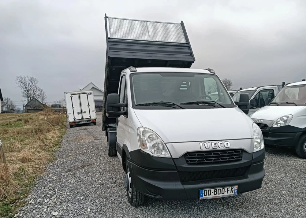 Iveco 35C13, 35C12, 35C15 - Tipper van: picture 5 Iveco 35C13, 35C12, 35C15 - Tipper van: picture 5