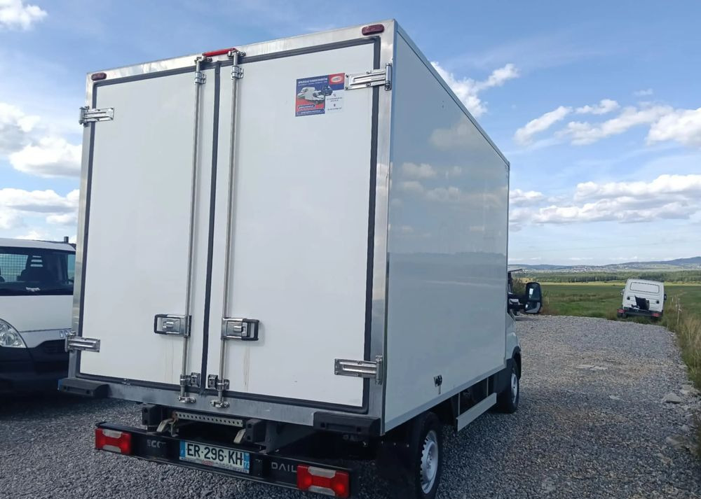 Iveco 35S16, 35S15, 35S14, 35S13, 35C13, 35C14 - Refrigerated van: picture 2 Iveco 35S16, 35S15, 35S14, 35S13, 35C13, 35C14 - Refrigerated van: picture 2