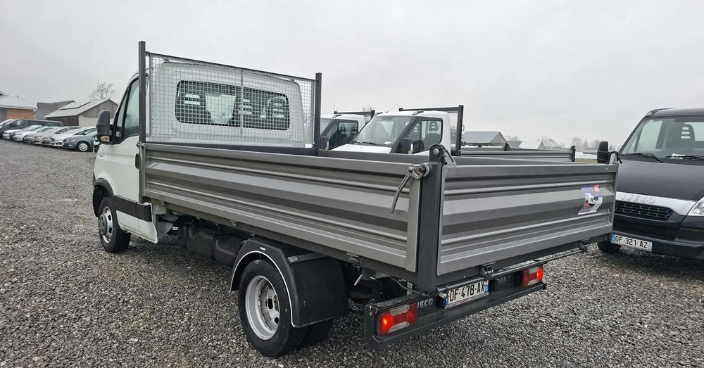 Iveco DAILY 35C13, 35C12, 35C15 - Tipper van: picture 4 Iveco DAILY 35C13, 35C12, 35C15 - Tipper van: picture 4