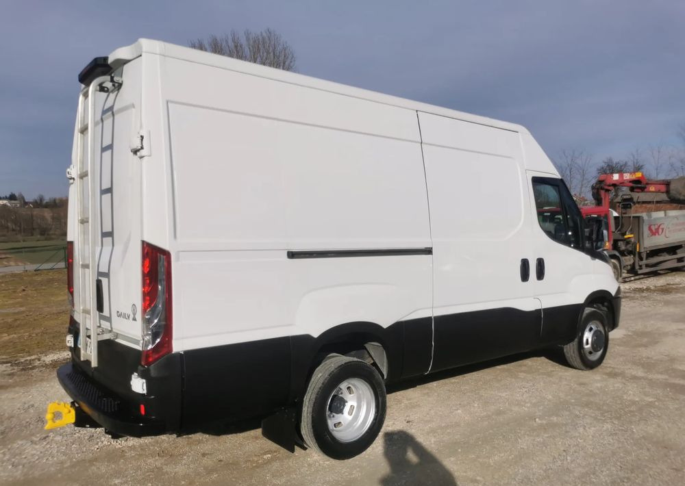 Iveco 35C13 Daily L3H2 bliźniak Klima 2.3-130KM 6-biegów Hak podwójne koła 35-130 L4H2 - Panel van: picture 3 Iveco 35C13 Daily L3H2 bliźniak Klima 2.3-130KM 6-biegów Hak podwójne koła 35-130 L4H2 - Panel van: picture 3