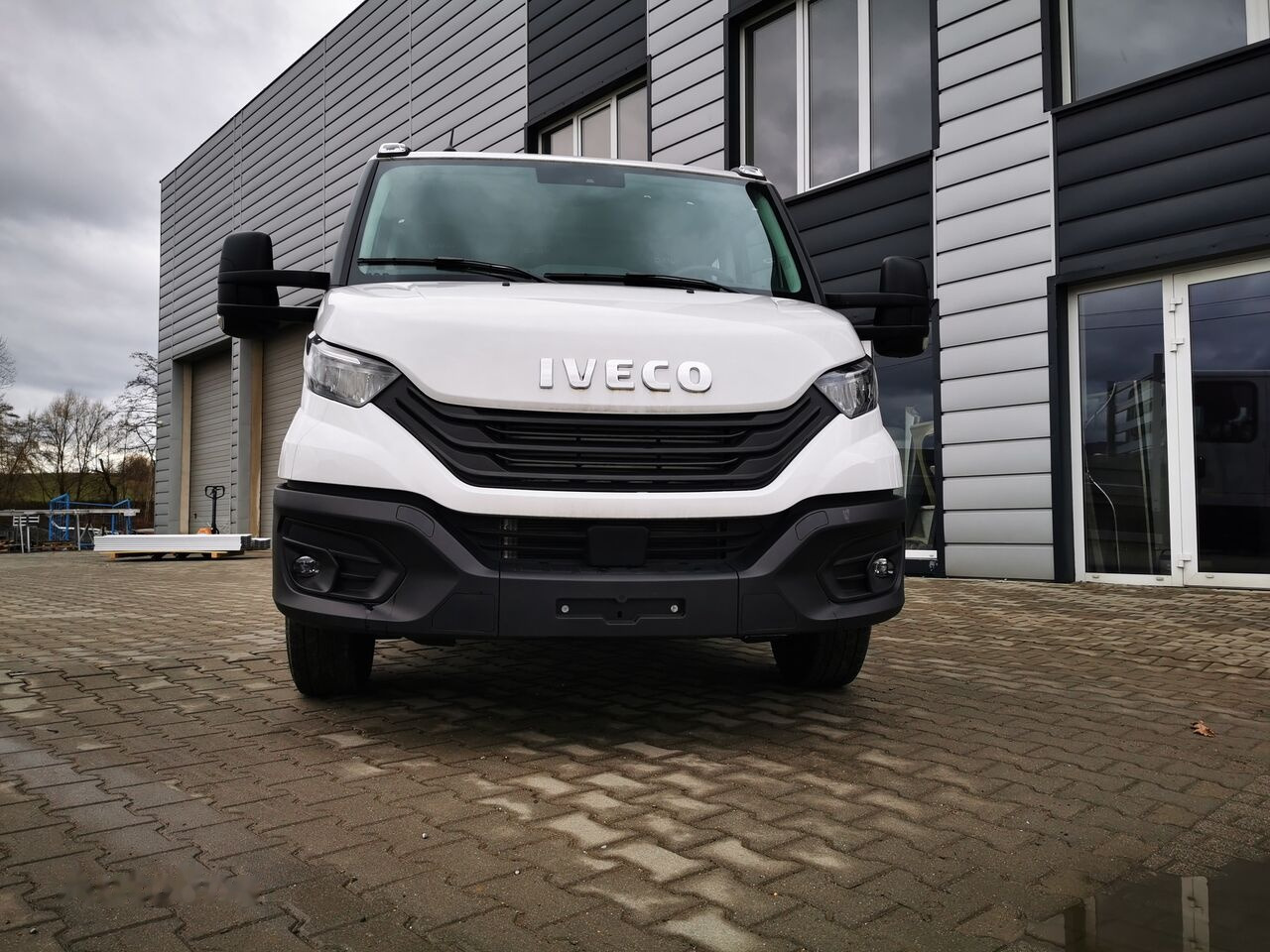 IVECO Daily 180KM r. oś 4100 - Flatbed van: picture 3 IVECO Daily 180KM r. oś 4100 - Flatbed van: picture 3