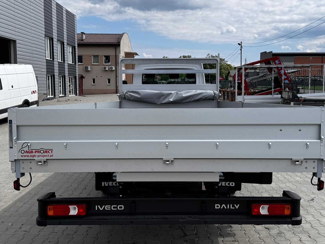 Iveco Daily 70C18 - Dropside/ Flatbed truck: picture 3 Iveco Daily 70C18 - Dropside/ Flatbed truck: picture 3