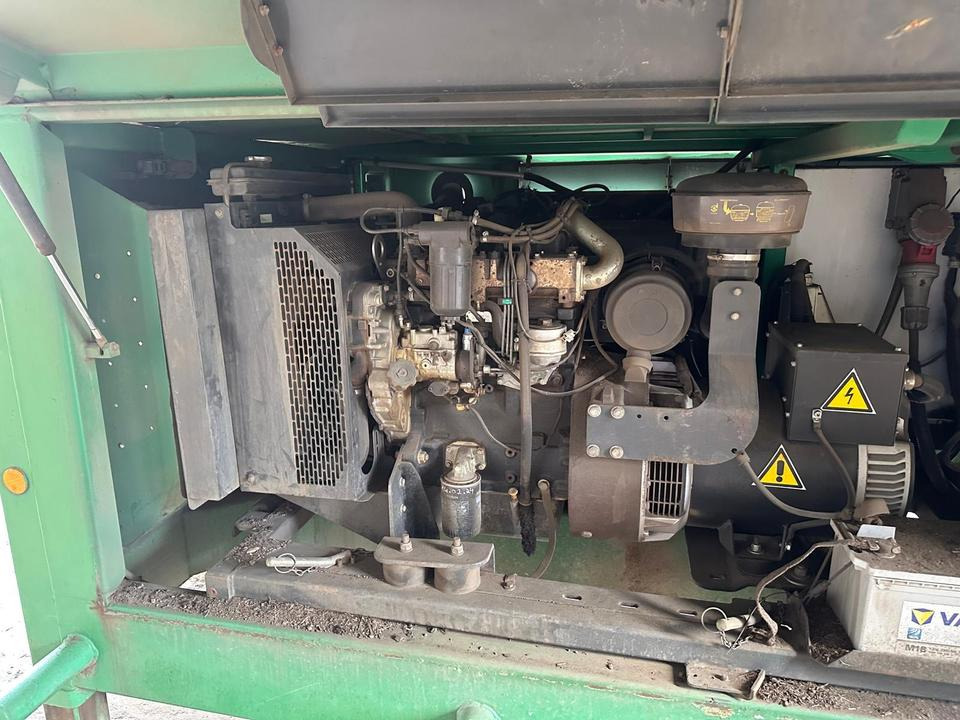 Siebmaschine Komptech Mustang E Hubrid Bj 2008 mit nur 6.550 BH - Screener: picture 2 Siebmaschine Komptech Mustang E Hubrid Bj 2008 mit nur 6.550 BH - Screener: picture 2